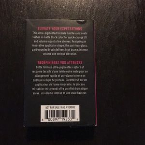 NYX Makeup - NYX “On The Rise” Volume Liftscara NYX Makeup - NYX “On The Rise” Volume Liftscara